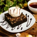 Sticky Walnut Brownie With Ice Cream